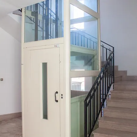 Palazzo Antoniazzi 7 *